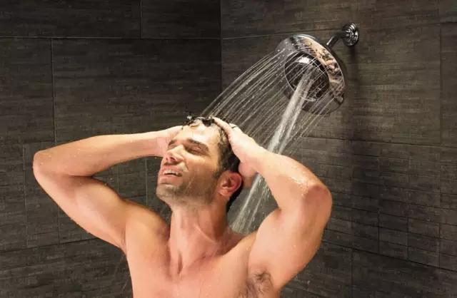 恒溫?zé)崴骱眠€是普通熱水器好？漢遜給您恒久不變的愛